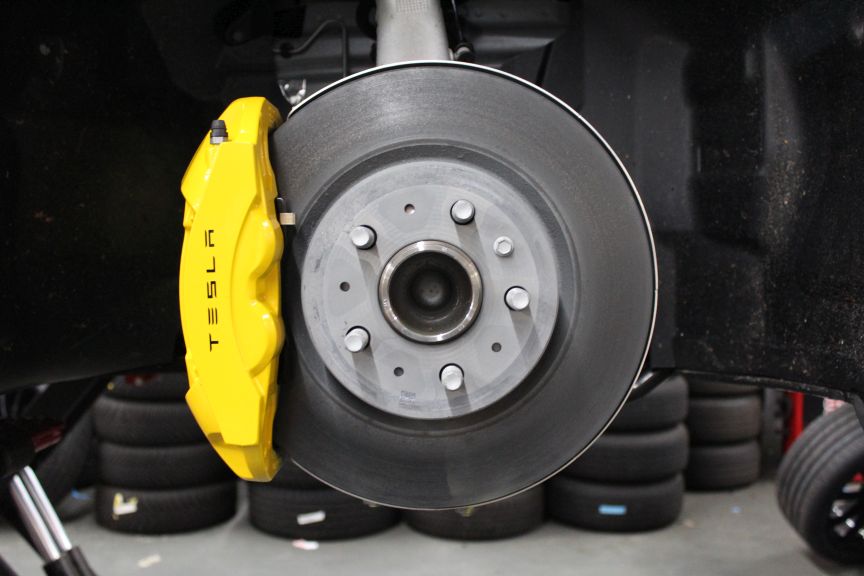 gele remmen op autoband